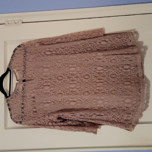 Mauve colored plus sixe 1X, Lace top - Picture 6 of 6